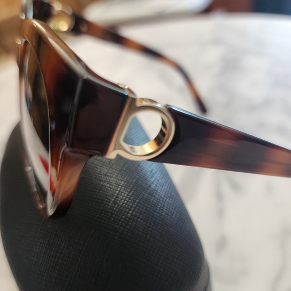 NEW Authentic Salvatore Ferragamo Tortoise Cat Eye Sunglasses